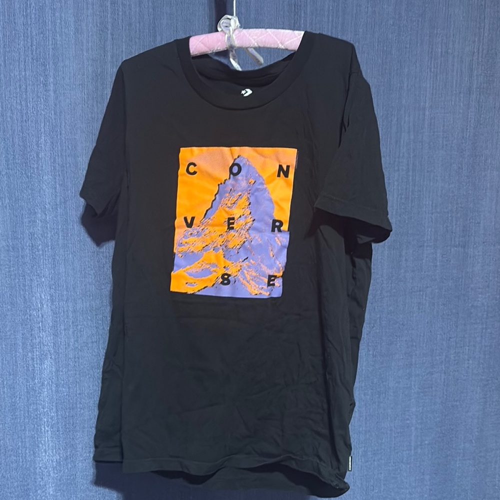 💜 J744 Converse Black and Orange Graphic Short Sleeve Tee